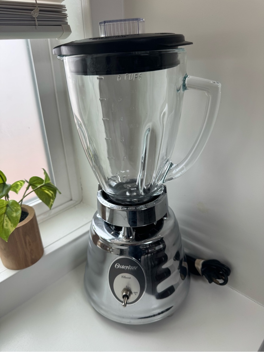 Vintage Oster Chrome Base Glass Jar Blender with Black Lid in pristine cobd